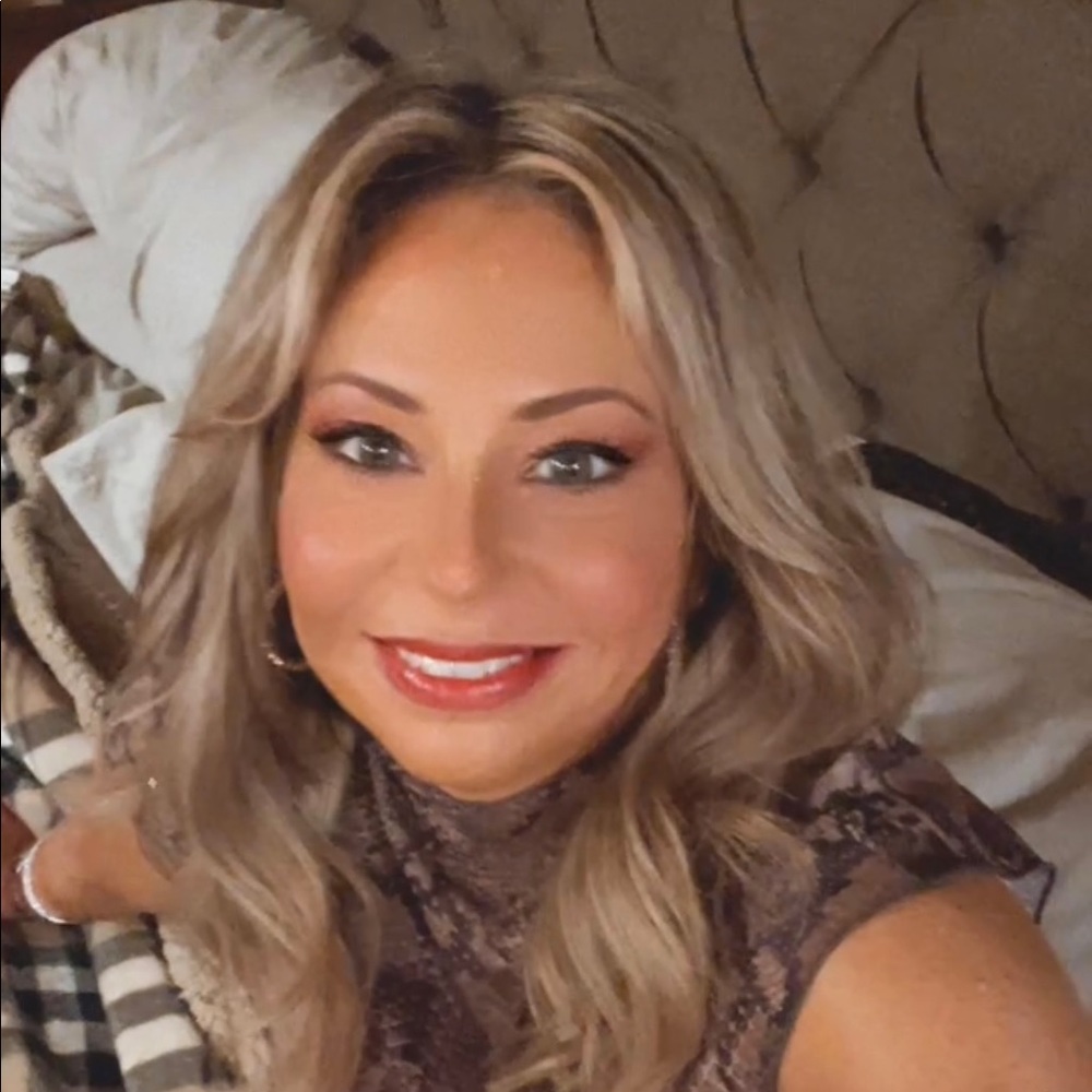 Meet your Posher, Farrah
